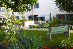 090Elmwood